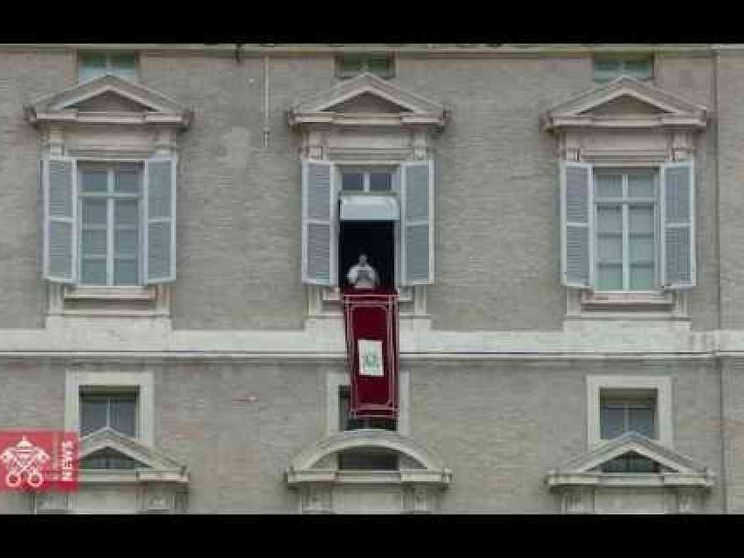 Il Papa: con il diavolo non si dialoga, si risponde con la Parola di Dio