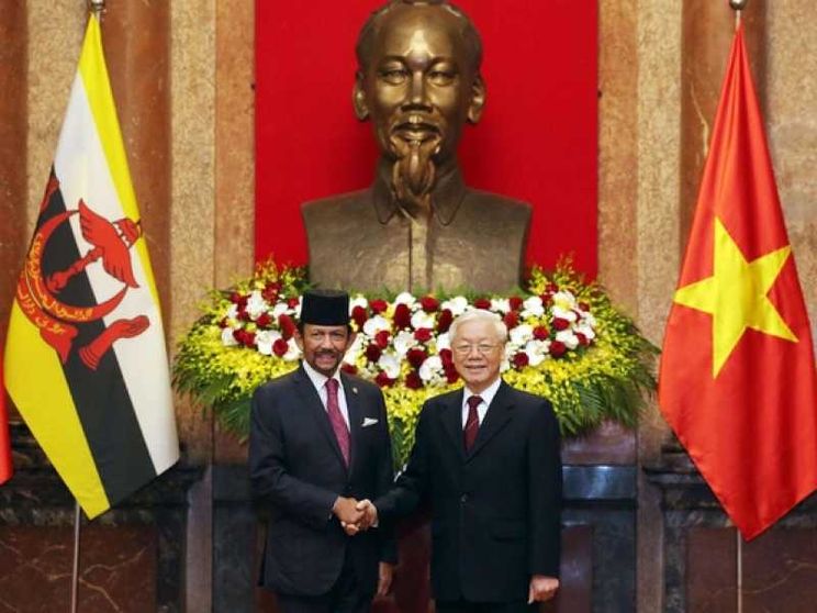 Il Brunei introduce la lapidazione per gay e adulteri