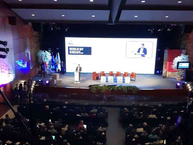 A Verona gli annunci di Salvini. Ma Di Maio lo bacchetta