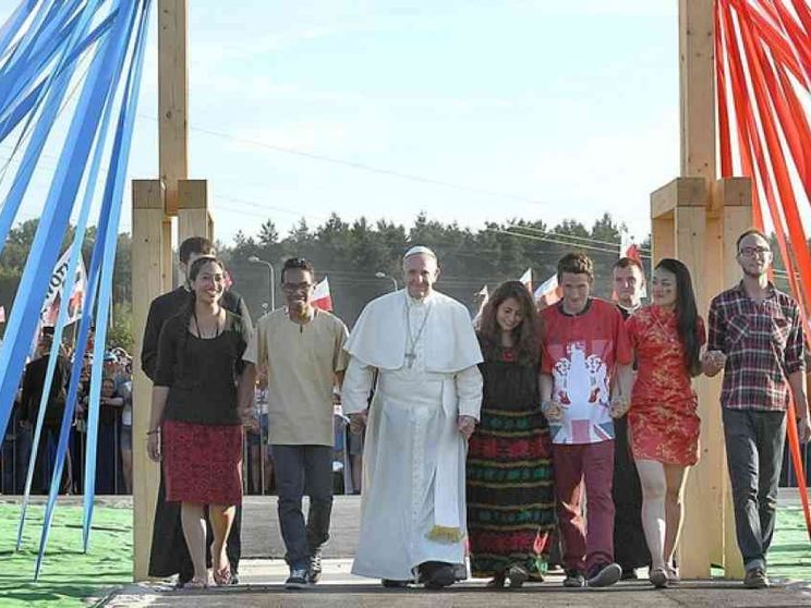 Il Papa ai giovani: Cristo è vivo e vi vuole vivi