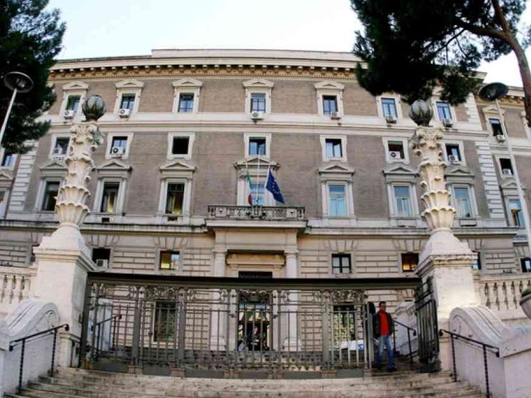 Torna «madre» e «padre» sulla carta d'identità dei minorenni