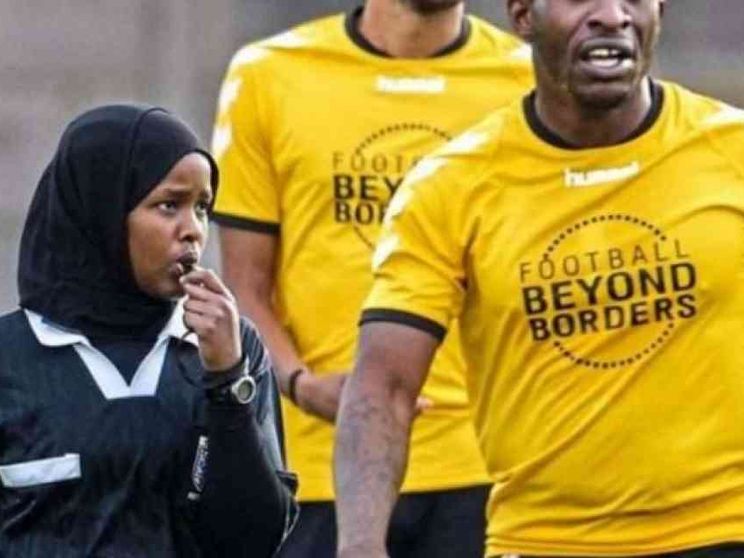 Jawahir, la arbitra con il velo: dalle bombe della Somalia al calcio