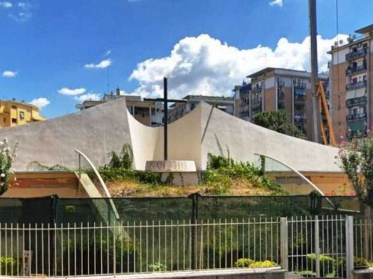 Papa Francesco nella parrocchia romana di San Giulio