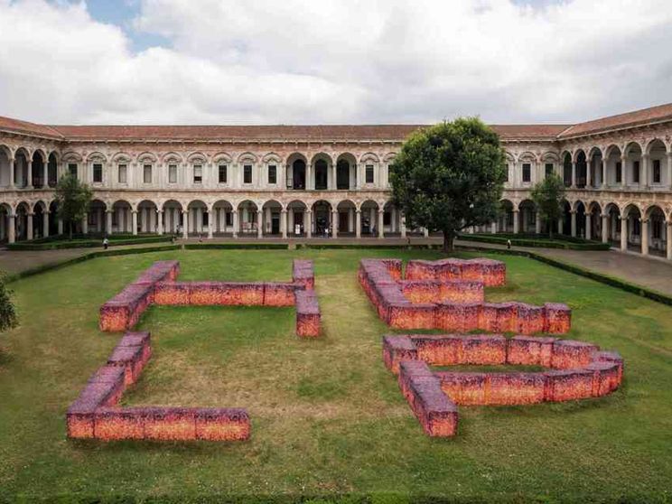 «Help»: a Milano 5 milioni di tappi di plastica per salvare la Terra