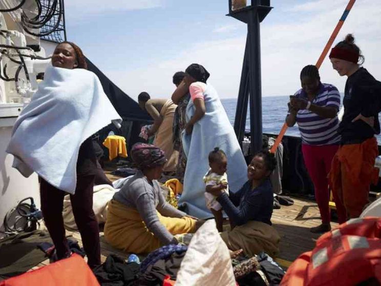 Sbarcati a Malta i 64 migranti della nave Alan Kurdi