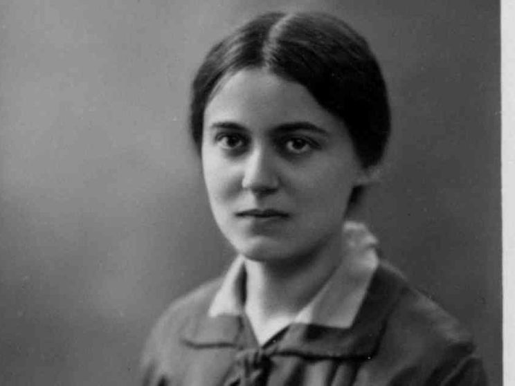 Lella Costa: «Più responsabili, come Edith Stein»