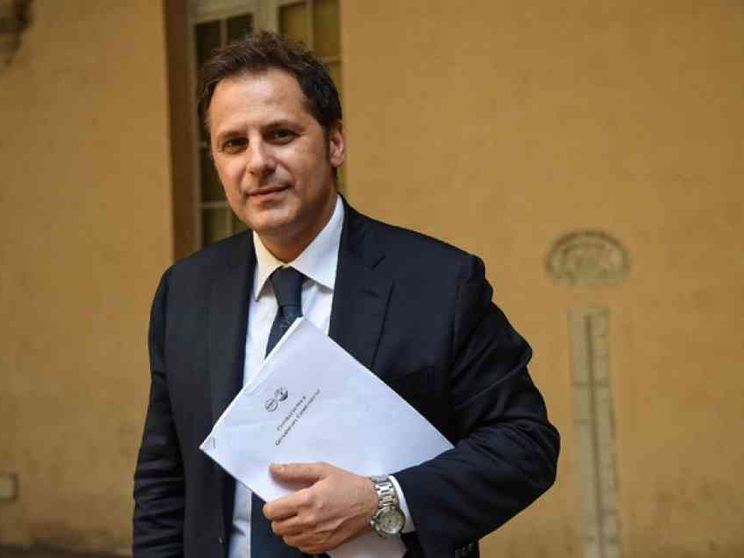 Per il sottosegretario Siri ipotesi corruzione. Ed è rissa totale tra Lega e M5s