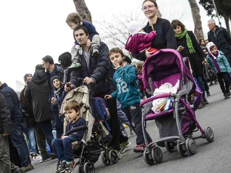 Aiuti a tutti o solo ai poveri? Sui figli è ora di cambiare rotta