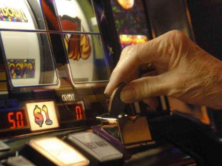 Così le mafie dell'azzardo riciclano miliardi nella Ue