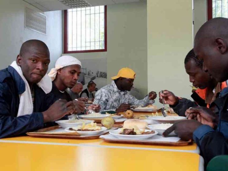 Ecco come il Viminale ha penalizzato i centri migliori per l'integrazione