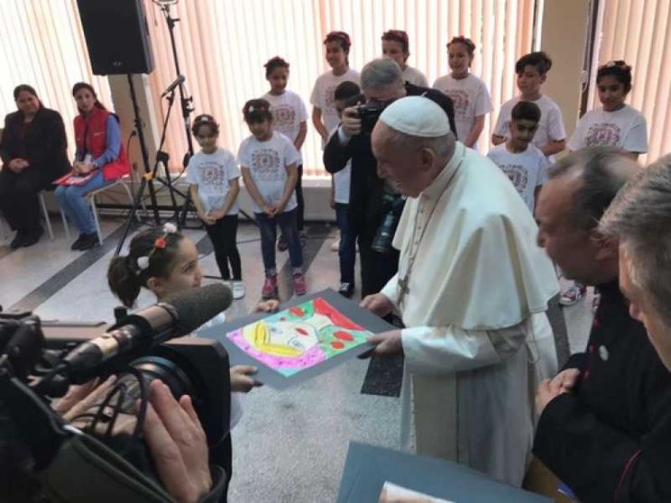 Papa Francesco: migranti, croce dell'umanità
