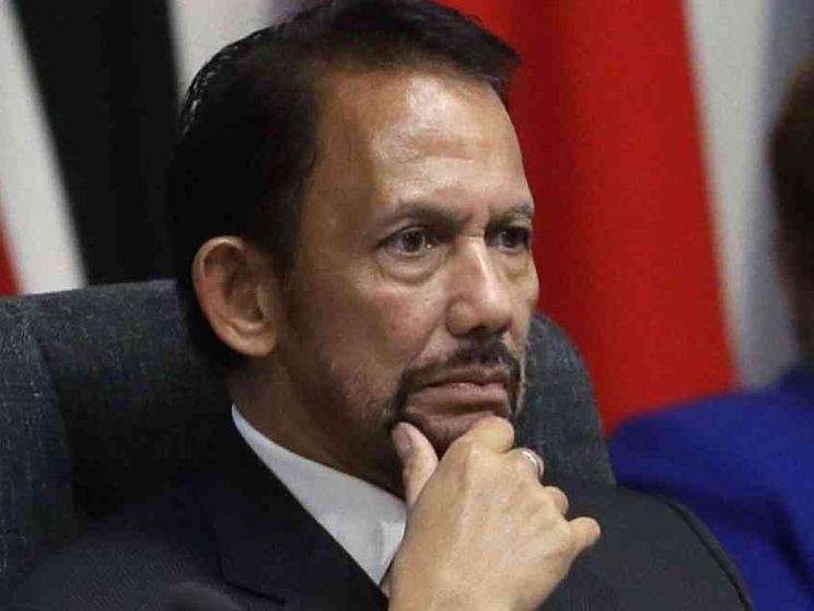 Dietrofront del Brunei: non applicherà la pena di morte per i gay