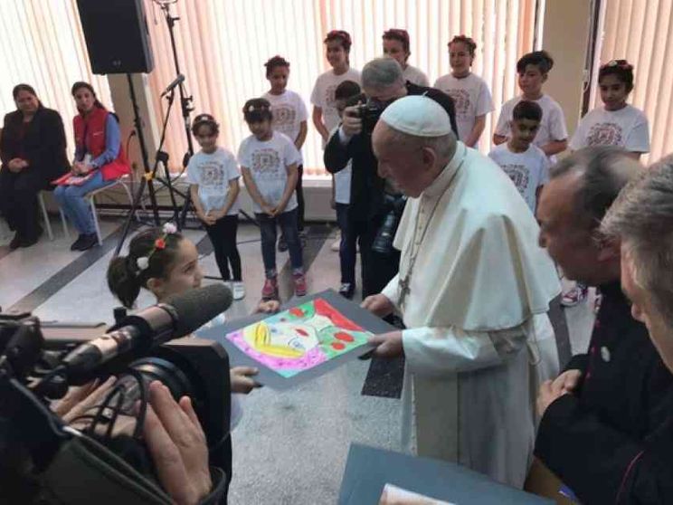 Papa Francesco: migranti, croce dell'umanità