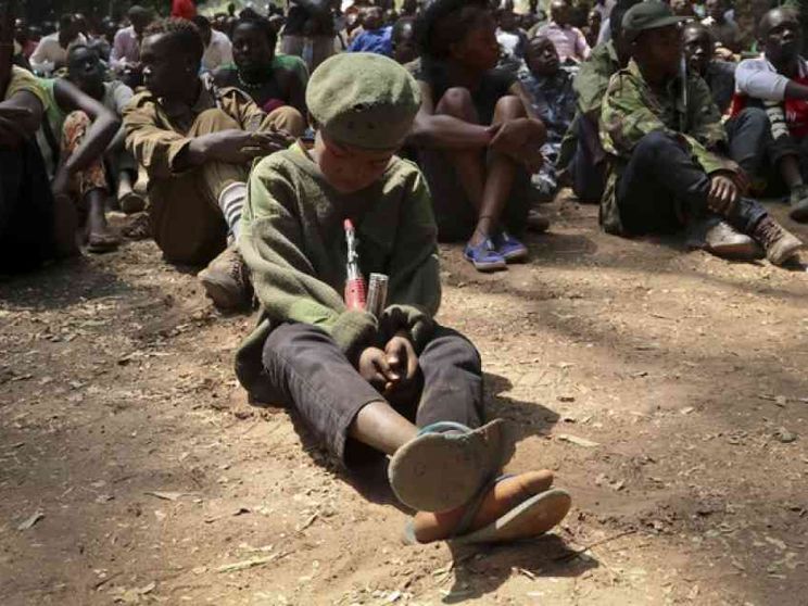 Liberati 900 bimbi-soldato: combattevano per il governo in Nigeria