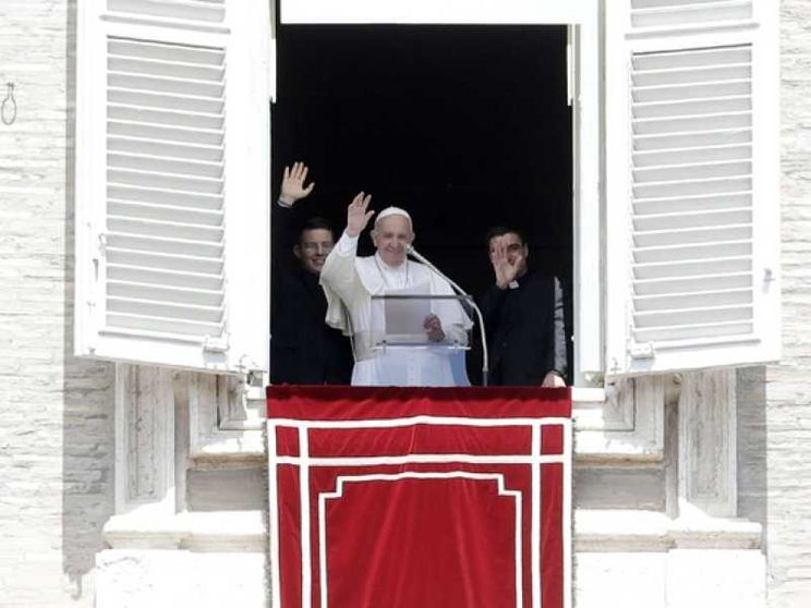 Il Papa ricorda tutte le mamme, custodi del valore della famiglia