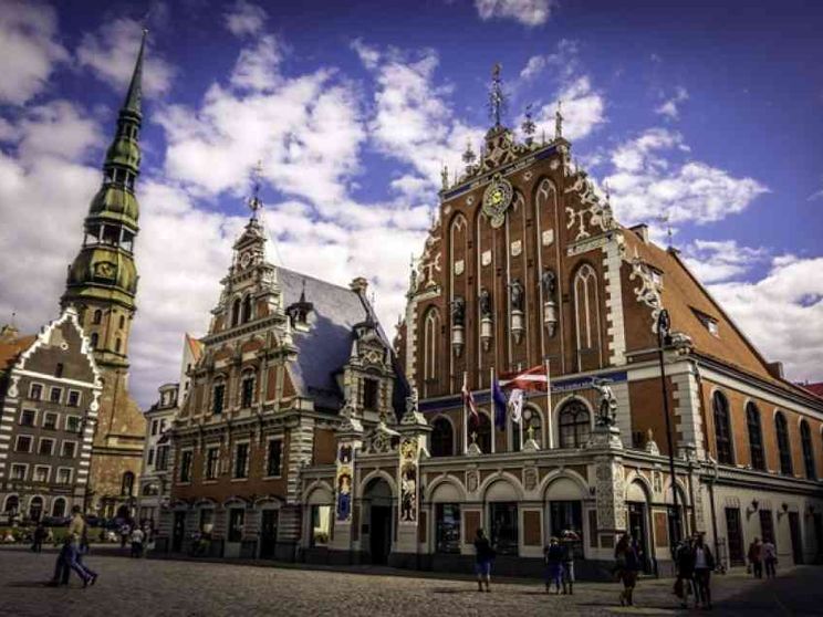 Lettonia, i conti con il passato: «Senza Europa non c'è futuro»