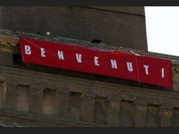 «Benvenuti». L'odissea dei migranti finisce di domenica mattina