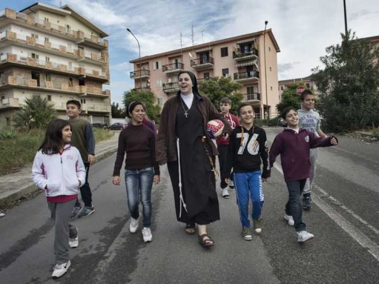 Lo chieda ai prefetti, signor ministro Salvini. Quello che la Chiesa fa