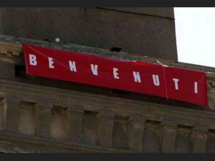 «Benvenuti». L'odissea dei migranti finisce di domenica mattina