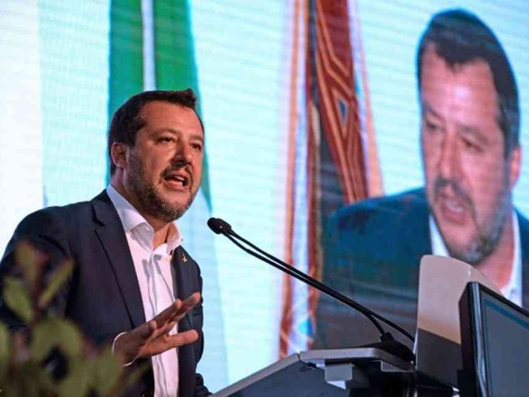 Zone rosse e anagrafe, offensiva del Viminale contro le toghe