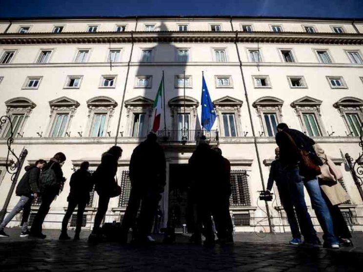 La doppia partita del premier Conte