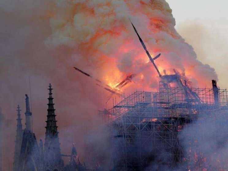 Notre-Dame e l'«utopia» di Assisi. Ricostruire: in 2 anni si può