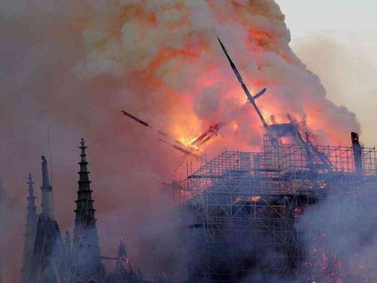 Notre-Dame e l'«utopia» di Assisi. Ricostruire: in 2 anni si può