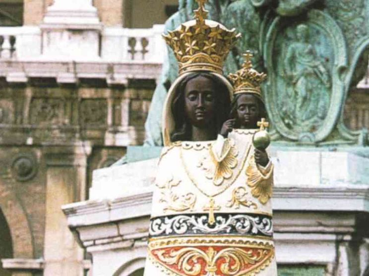 A Loreto il Giubileo dell'aria per piloti e viaggiatori (in aereo)