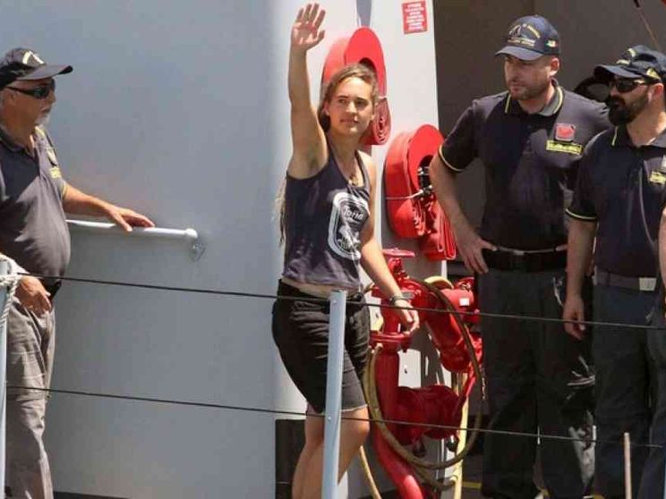 Il Gip non convalida l'arresto, la capitana è libera. «Salvava vite»