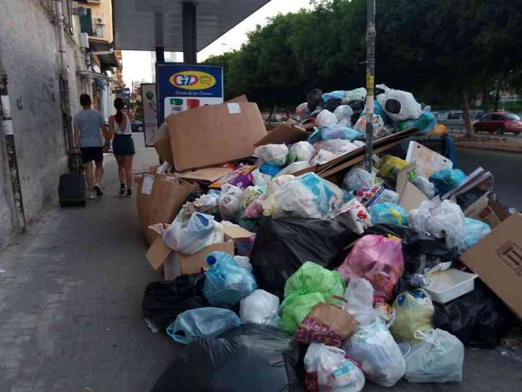 Ecco perché Palermo è ostaggio dei rifiuti