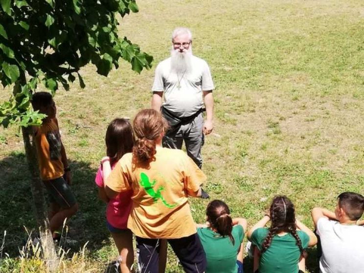 Il parroco: per la Prima Comunione regaliamo un bell'albero da piantare