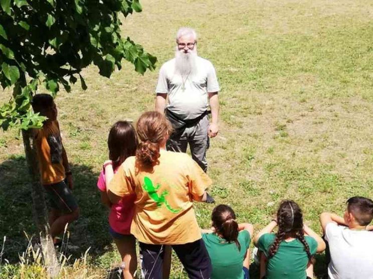 Il parroco: per la Prima Comunione regaliamo un bell'albero da piantare