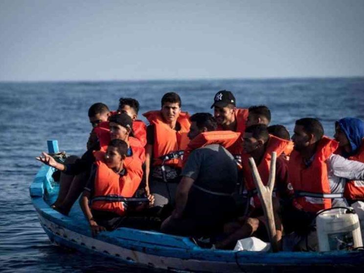 Migranti, attesa la correzione di rotta. Pressing sull'Europa e nuove norme