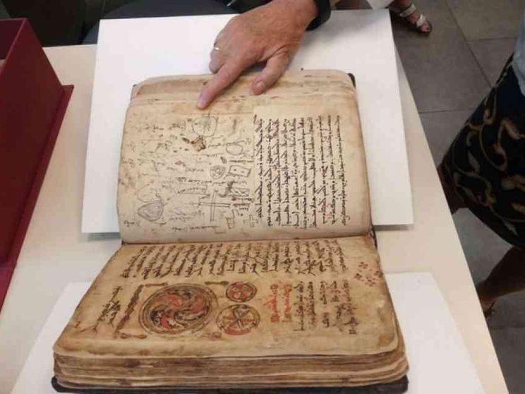 Restaurato «Sidra», il manoscritto in aramaico sfuggito alla follia del Daesh