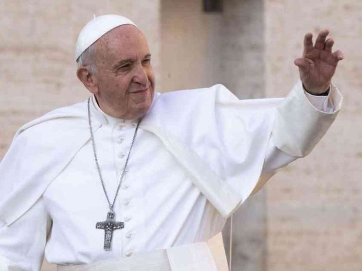 Il Papa ai medici: eutanasia è «falsa compassione», non è libertà