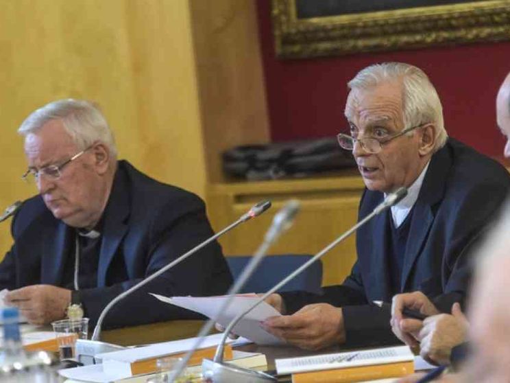La Chiesa sia missionaria. «No all'eutanasia nel nostro ordinamento»