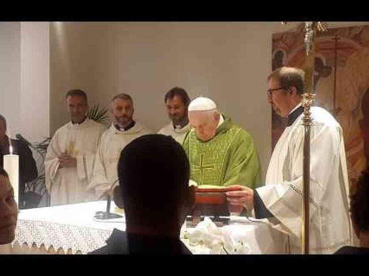 Il Papa ai «rinati»: guai a sentirsi salvati una volta per sempre