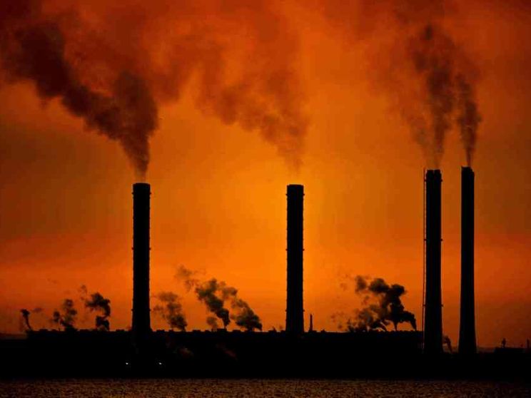 Come fare un tassa sulla CO2 che non penalizzi le famiglie