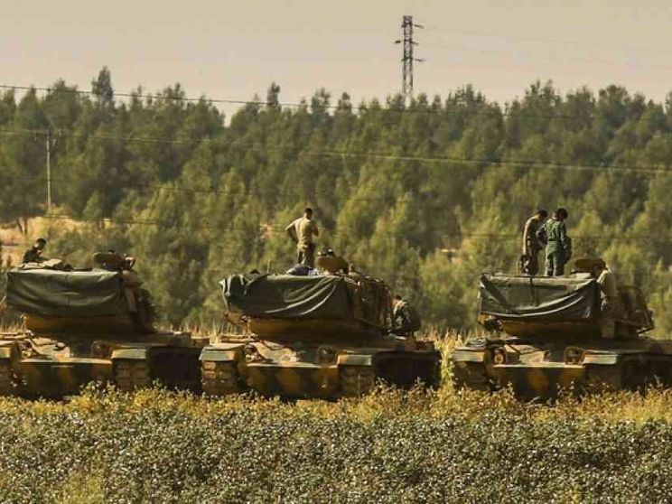 Trump annuncia la tregua: fascia di sicurezza e ritiro delle forze curde