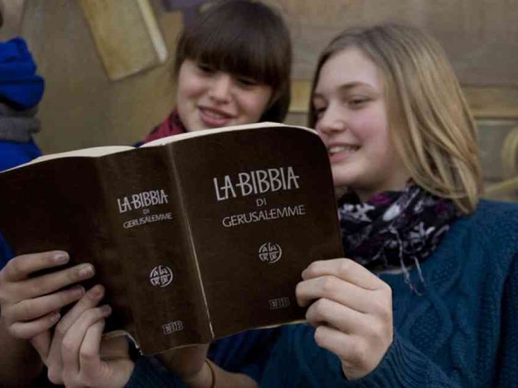 «La Bibbia al bar» per portare la Buona notizia dove le persone s'incontrano