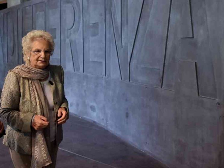 Odio antisemita via social, coro di solidarietà per Liliana Segre