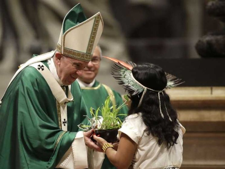 Papa: i poveri non sono "inferiori", ascoltiamo il loro grido
