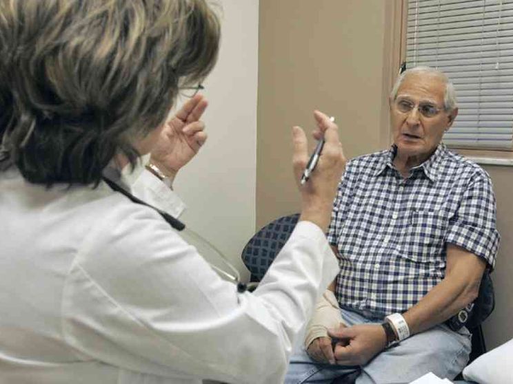 Viaggio tra i malati lasciati soli. È l'Italia che non si cura più