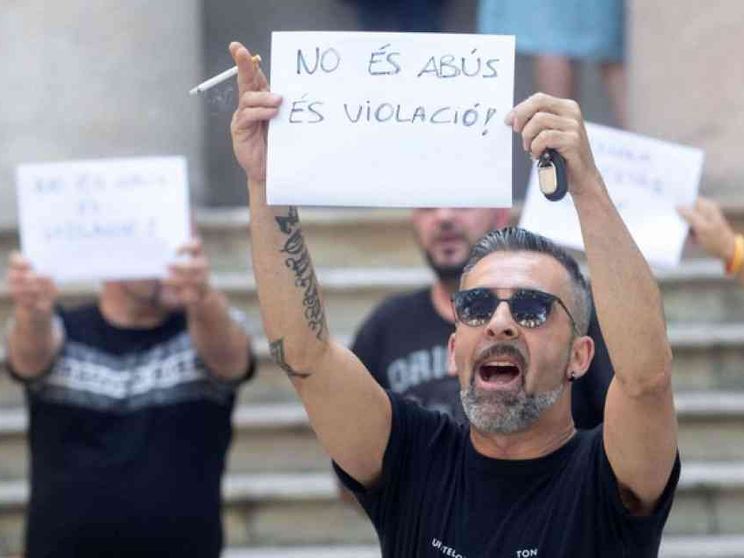 Sentenza choc. «La ragazzina era stordita dall'alcol, non si trattò di stupro»