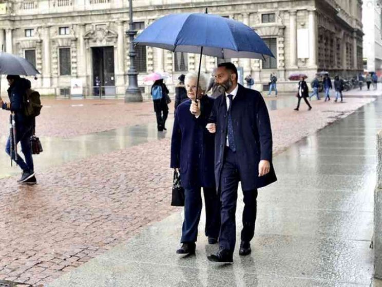 La scorta a Liliana Segre. Il Centro Wiesenthal: vergogna per l'Italia