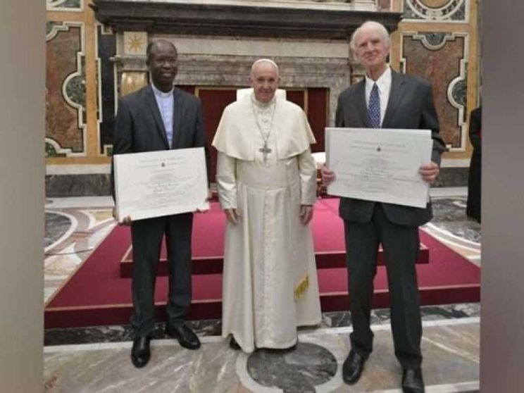 Papa Francesco: grati a Benedetto XVI per il suo servizio alla Chiesa