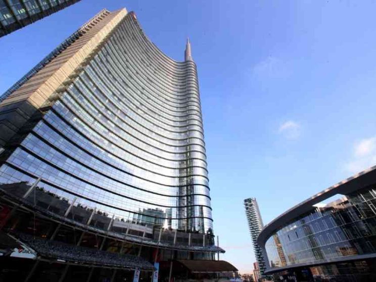 Utili in crescita ma le banche non fermano i tagli