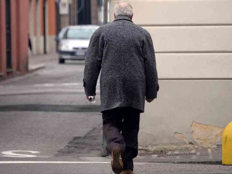 Estorsione e vessazioni a 61enne, fermati anche 8 minori