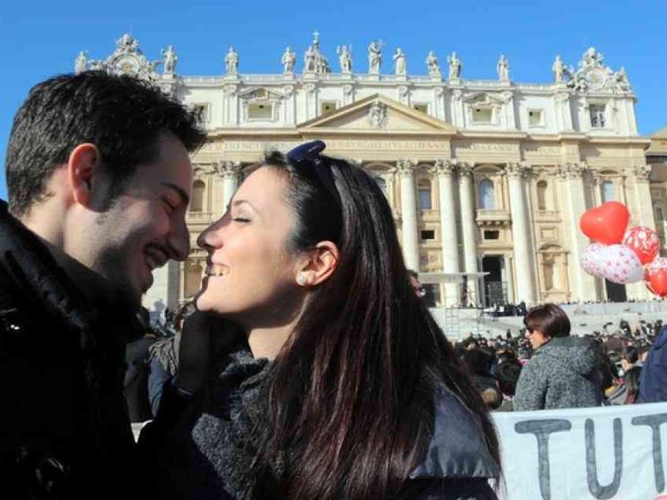 «Perché o casti o superficiali?». La sessualità spiegata ai ragazzi