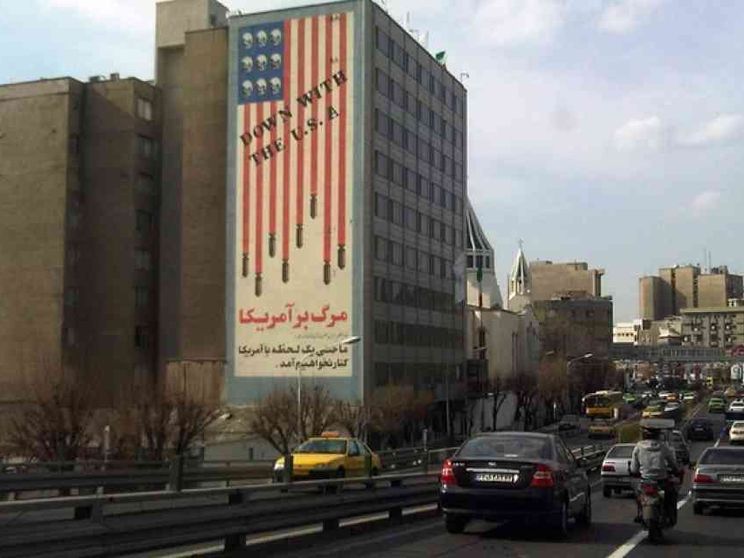 L'Iran raziona il petrolio per aiutare i poveri (e prevenire rivolte)